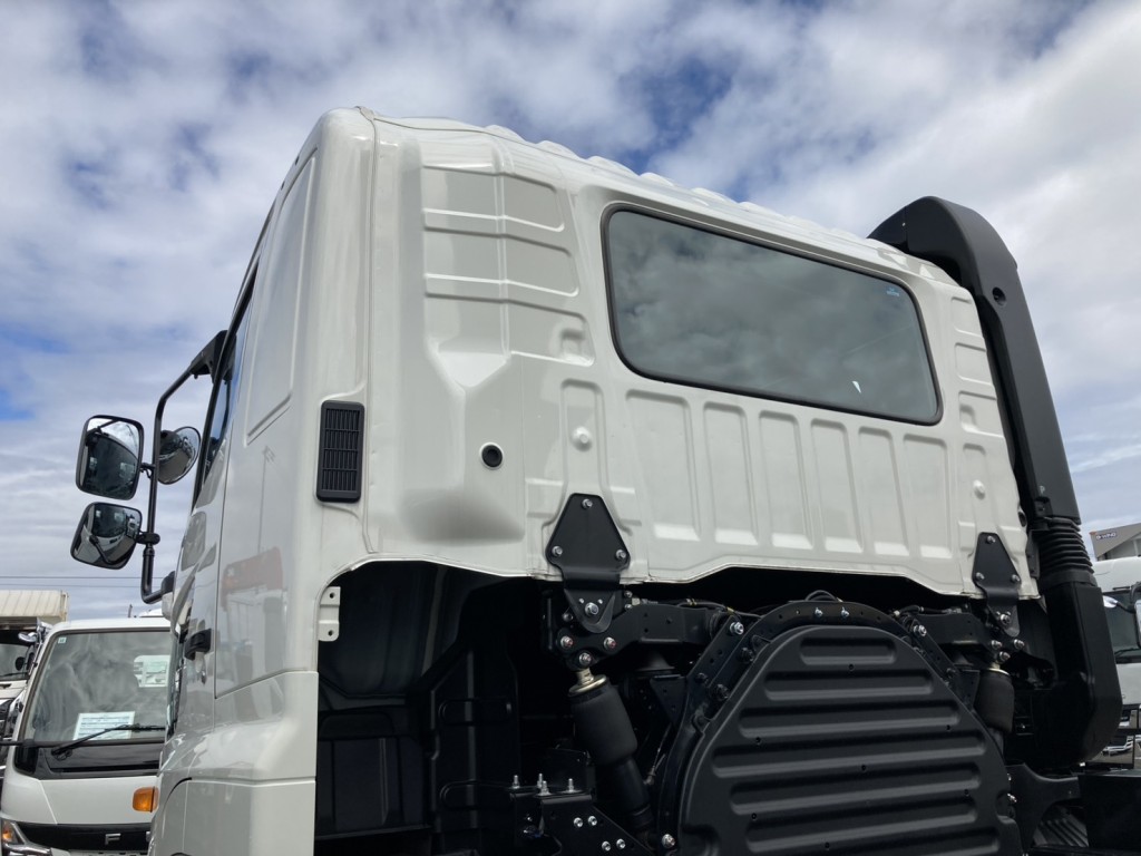 キャブバックの状態です。|日野 プロフィア 2DG-FS1AGEの写真24