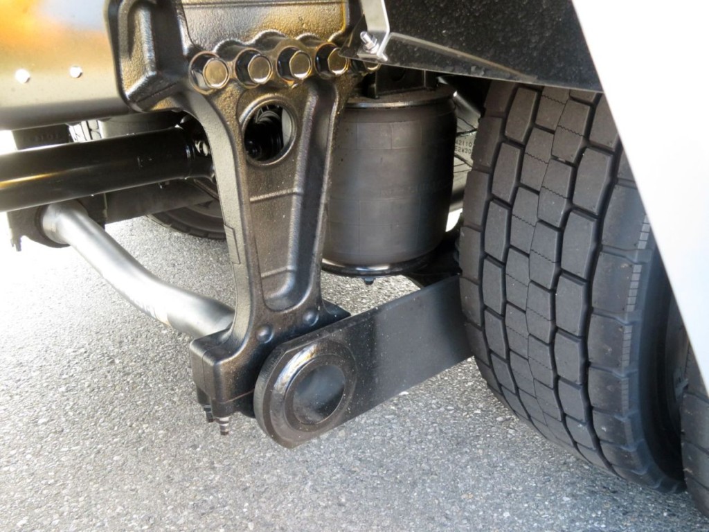 エアサスです。|日野 レンジャー 2KG-FE2ACGの写真5