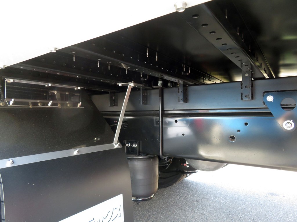 シャーシとネタの状態です。（縦ネタ・横ネタは鉄製です）|日野 レンジャー 2KG-FE2ACGの写真7