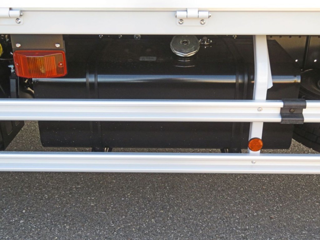 燃料タンクは200Lです。|日野 レンジャー 2KG-FE2ACGの写真17