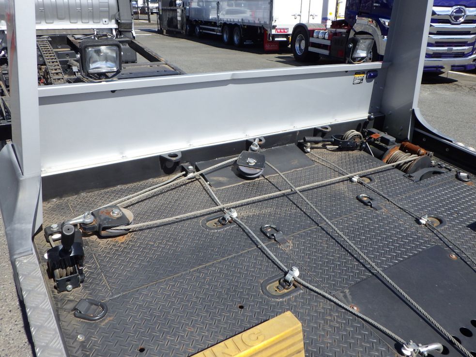 荷台前方ウインチの状態です。|日野 デュトロ 2KG-XZU722M(2WD)の写真9