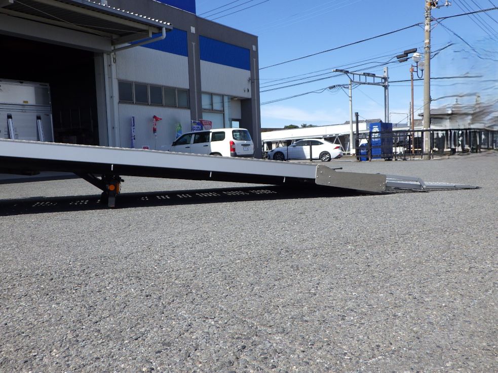 化粧板の着いた状態です。|日野 デュトロ 2KG-XZU722M(2WD)の写真12