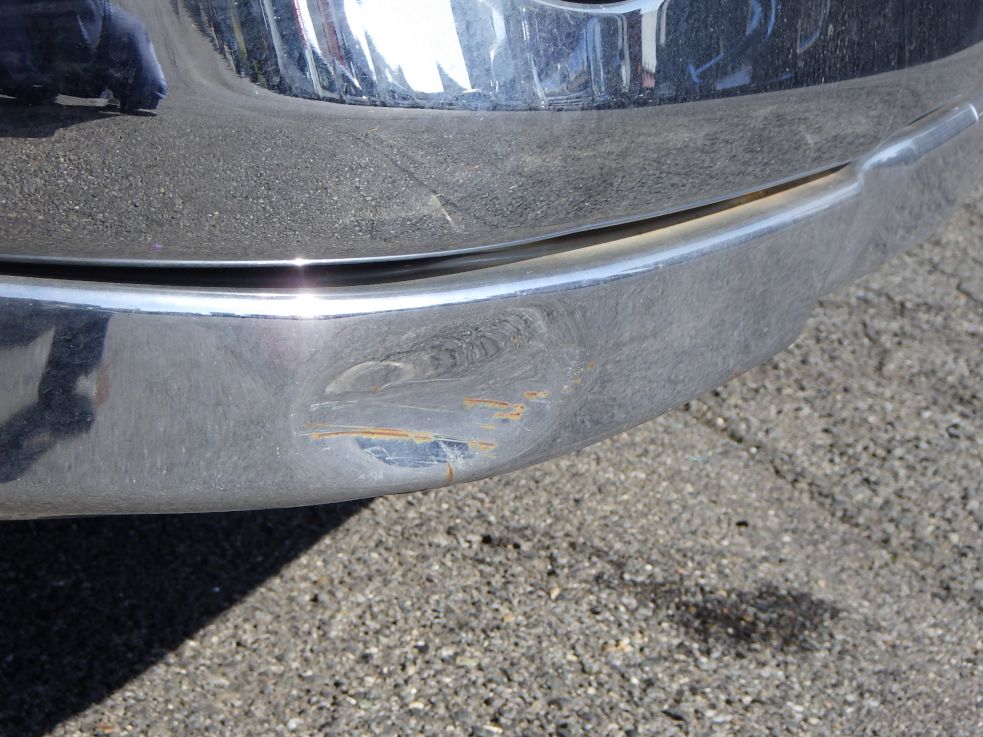 フロントバンパーの運転席側にキズ・ヘコミがあります。|UDトラックス クオン 2PG-CD5CAの写真26