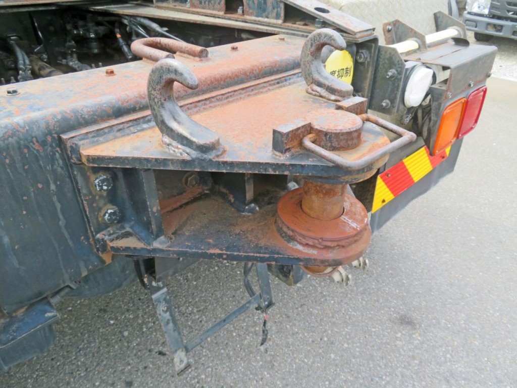 ピントルフック付きです。|いすゞ ギガ QDG-EXZ52AJの写真14