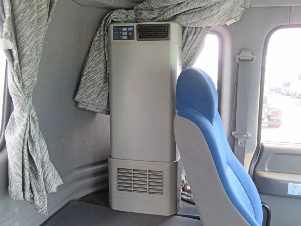 蓄冷ベッドクーラー付きです。|いすゞ ギガ QDG-EXZ52AJの写真19