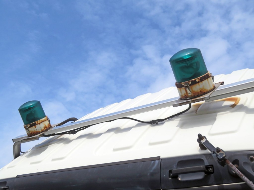 ルーフ上部の回転等にサビがあります。（ルーフにサビ水跡があります）|いすゞ ギガ QDG-EXZ52AJの写真25