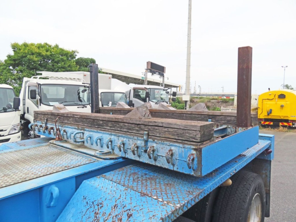 ターンテーブル前方側の状態です。（サビ・キズがあります）|トレクス  PTB211AFの写真16