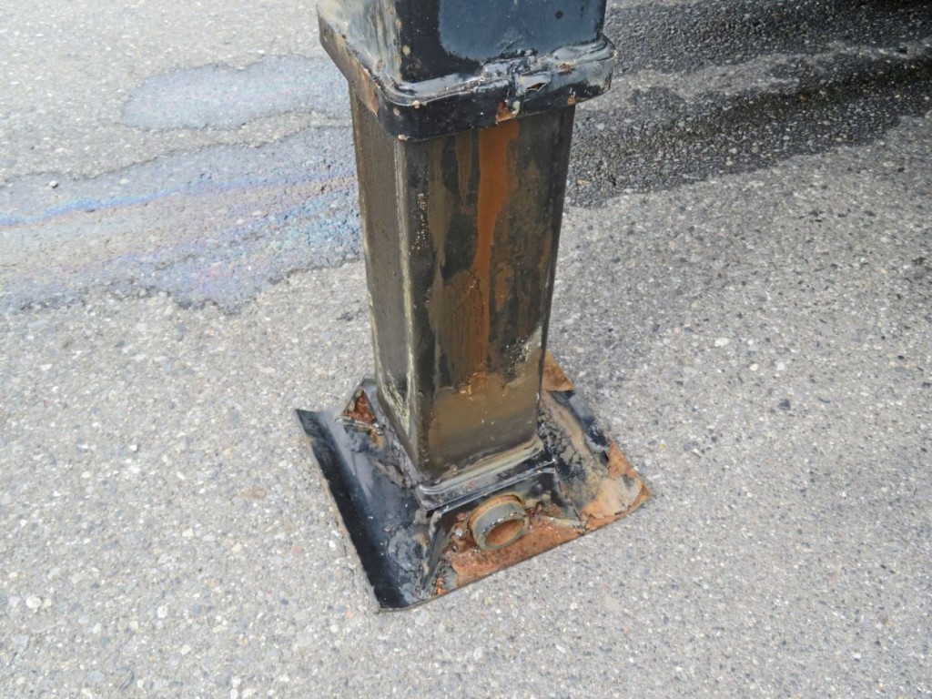 脚にサビ・塗装の剝がれがあります。|トレクス  PTB211AFの写真25