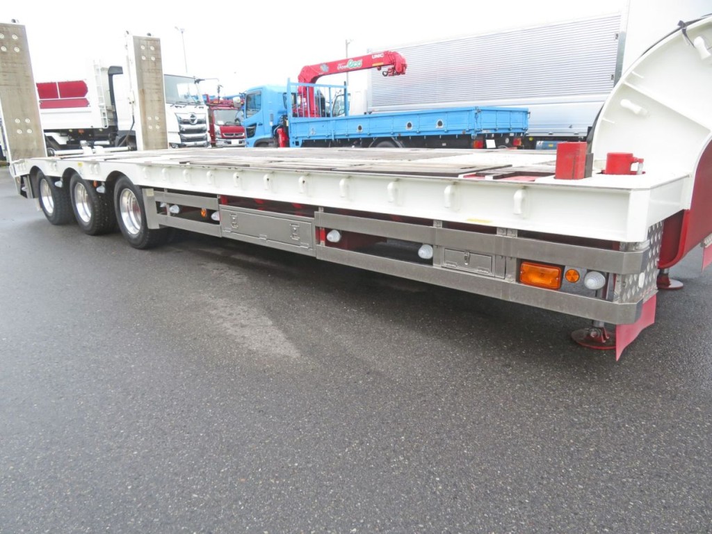 サイドバンパー・物入蓋はステンレス製です。|花見台  HFT265Eの写真32