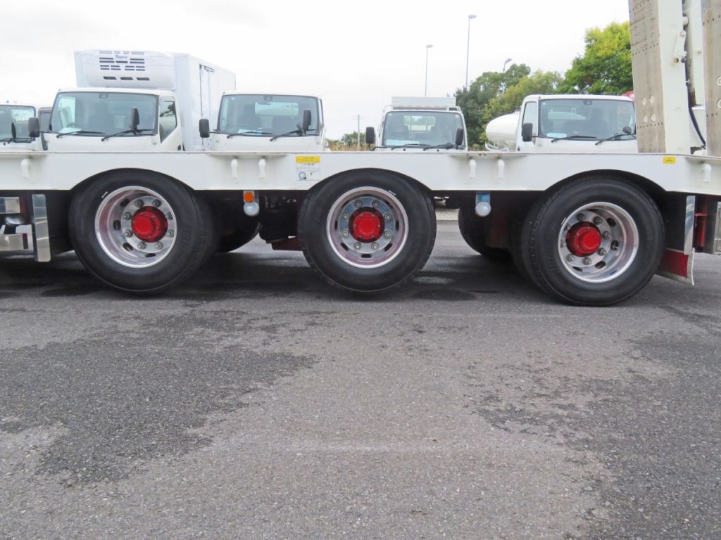 アクスルリフト付きです。（前2軸が浮きます）|花見台  HFT265Eの写真39