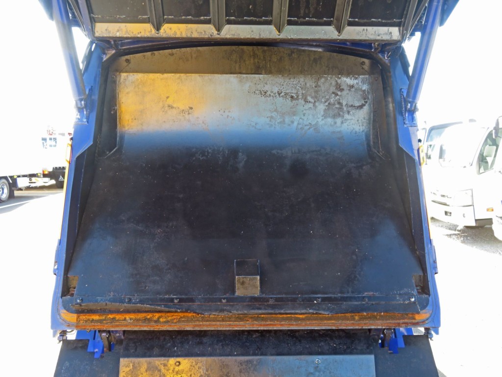 排出板の状態です。|日野 デュトロ 2RG-XZU640M(2WD)の写真10