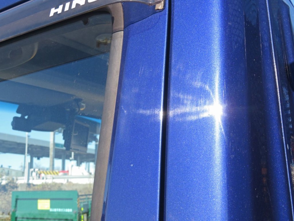 助手席側ドアに小さいヘコミがあります。|日野 デュトロ 2RG-XZU640M(2WD)の写真32