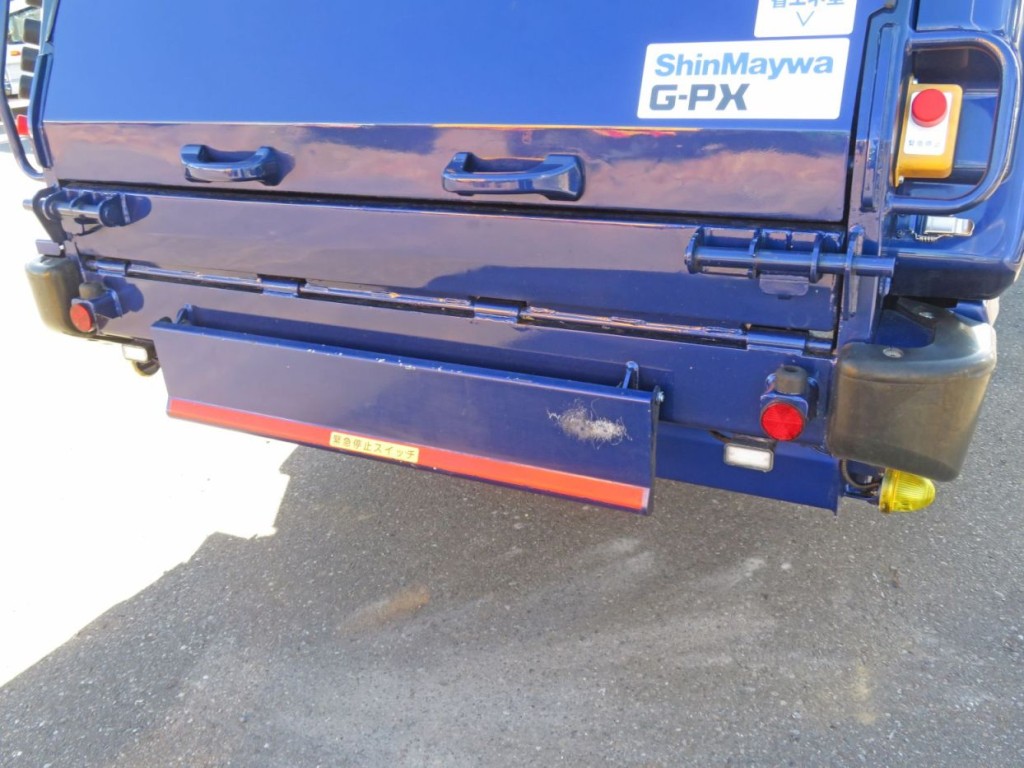 緊急停止スイッチにキズがあります。|日野 デュトロ 2RG-XZU640M(2WD)の写真38