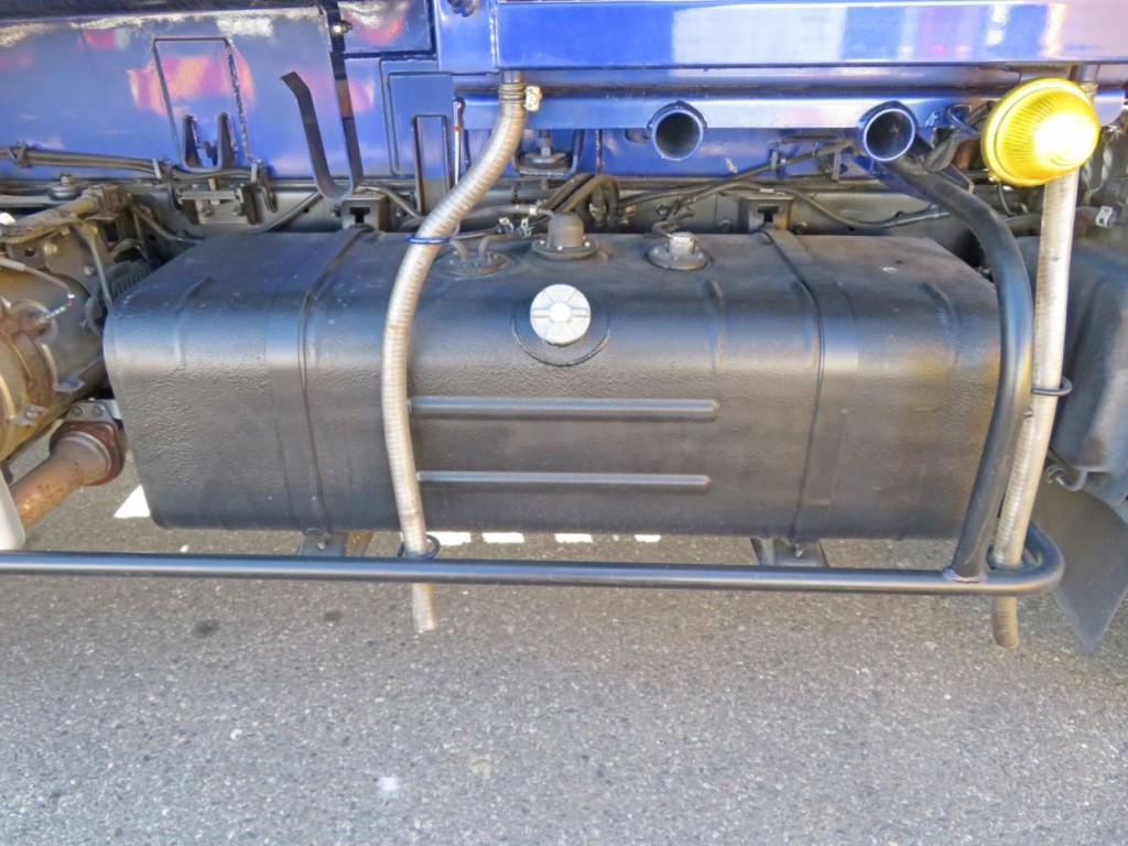 燃料タンクは100Lです。|日野 デュトロ 2RG-XZU640M(2WD)の写真42