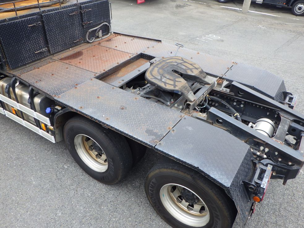 踊り場の状態です。|日野 プロフィア QDG-SS1EKDAの写真9