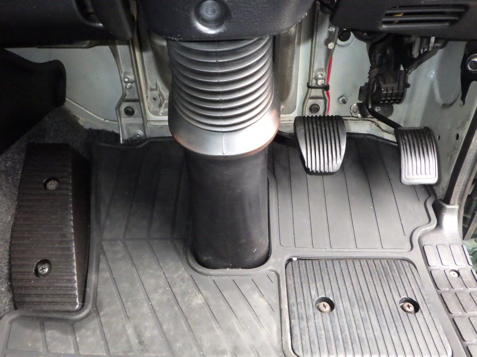 ２ペダルです。|日野 プロフィア QDG-SS1EKDAの写真17