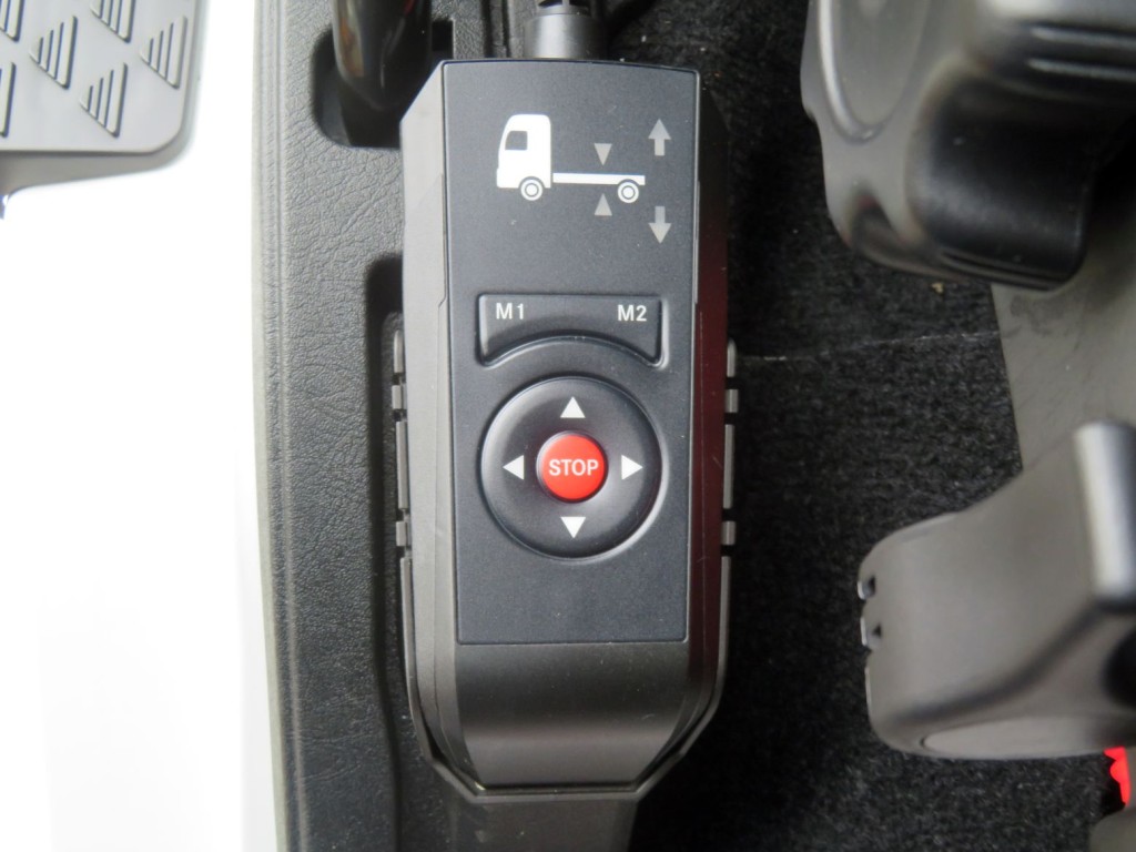 エアサスのコントローラーです。|三菱 スーパーグレート 2RG-FP84VDRの写真22