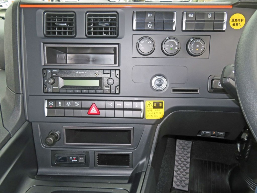 パネル周りの状態です。|三菱 スーパーグレート 2RG-FP84VDRの写真24