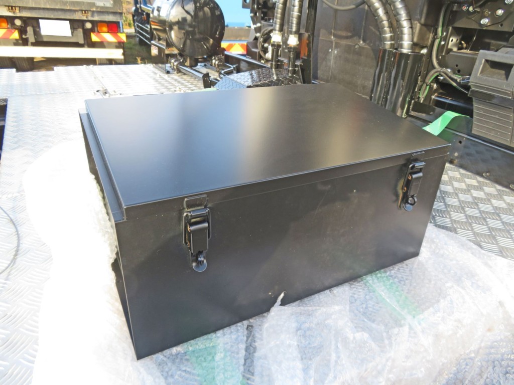 工具箱が取り外しされています。|三菱 スーパーグレート 2RG-FP84VDRの写真15