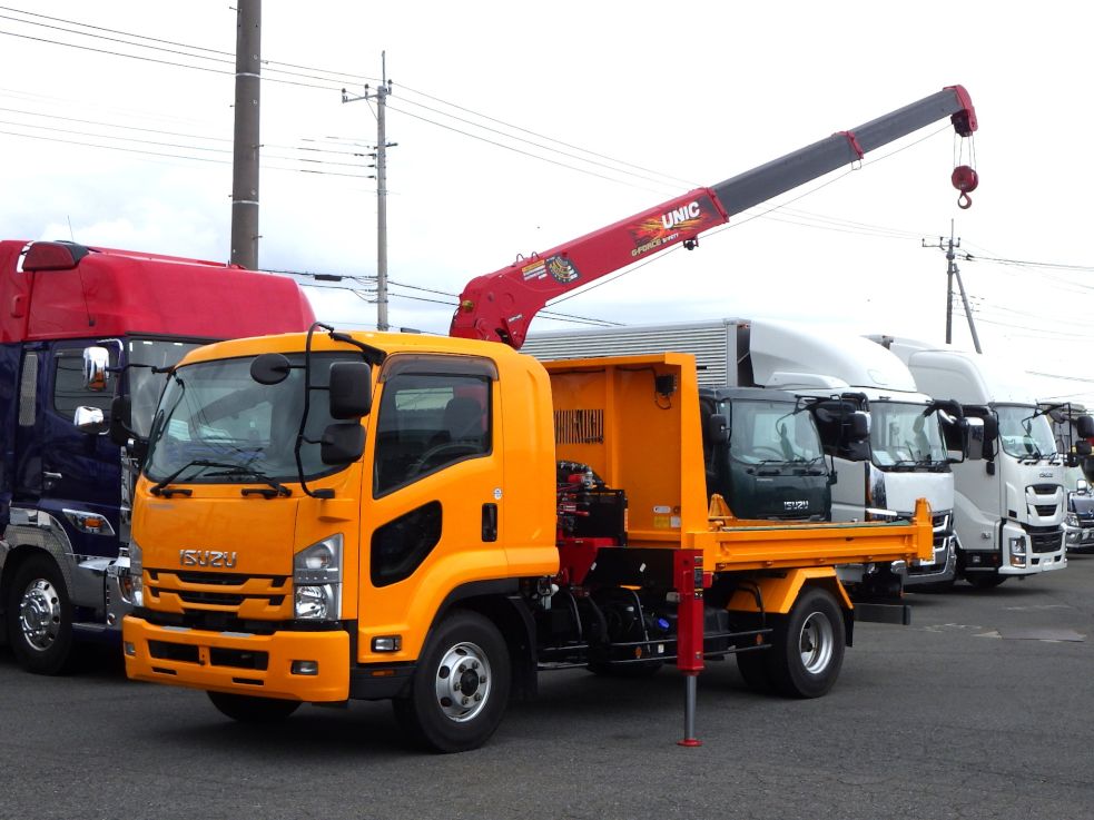 いすゞ フォワード 2RG-FRR90S2(2WD)の写真1