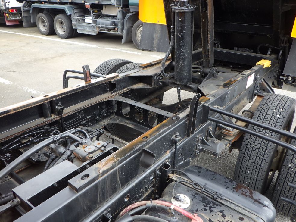 シャーシの状態です。|いすゞ フォワード 2RG-FRR90S2(2WD)の写真13