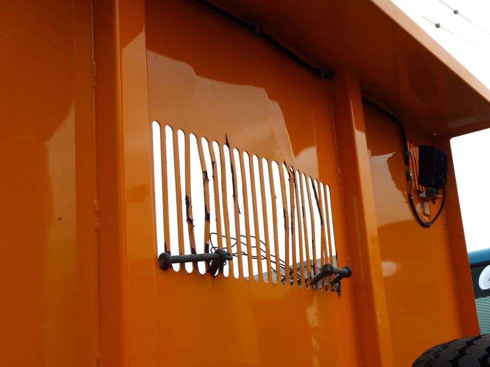 格子に曲がりがあります。|いすゞ フォワード 2RG-FRR90S2(2WD)の写真30