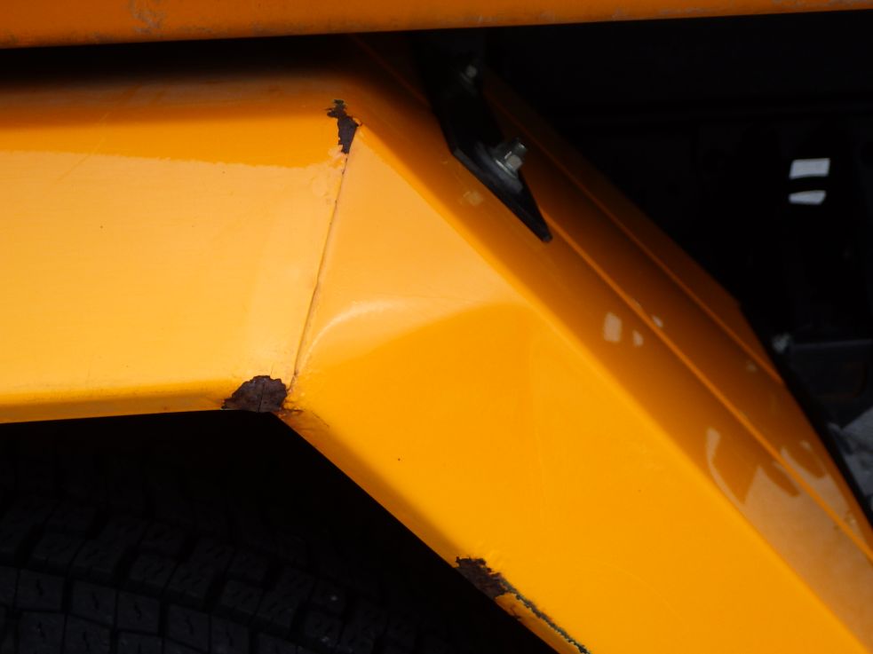 左右のリヤフェンダーにキズ・サビ・ヘコミがあります。|いすゞ フォワード 2RG-FRR90S2(2WD)の写真32