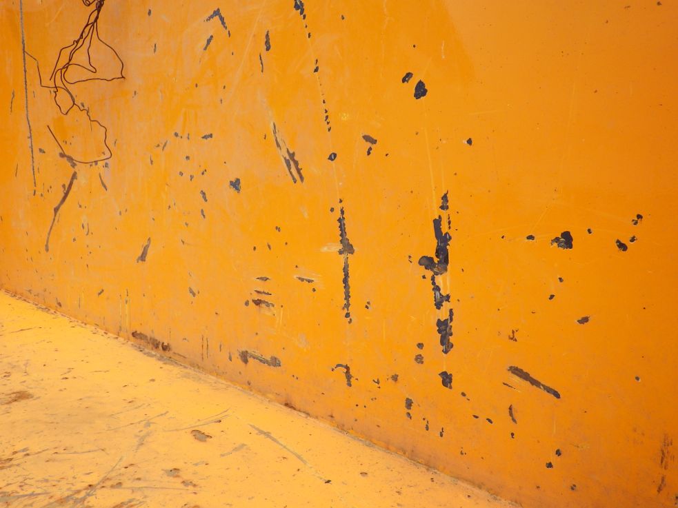 荷台内側にキズ・サビ・ヘコミがあります。|いすゞ フォワード 2RG-FRR90S2(2WD)の写真36