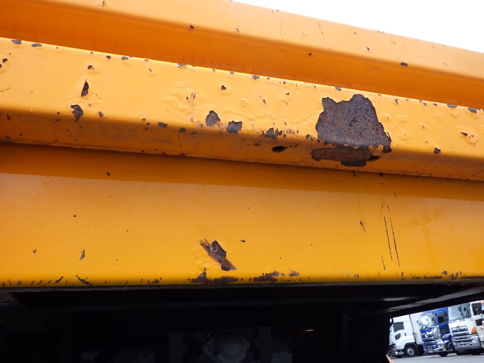 リヤ周りにキズ・サビ・ヘコミがあります。|いすゞ フォワード 2RG-FRR90S2(2WD)の写真39