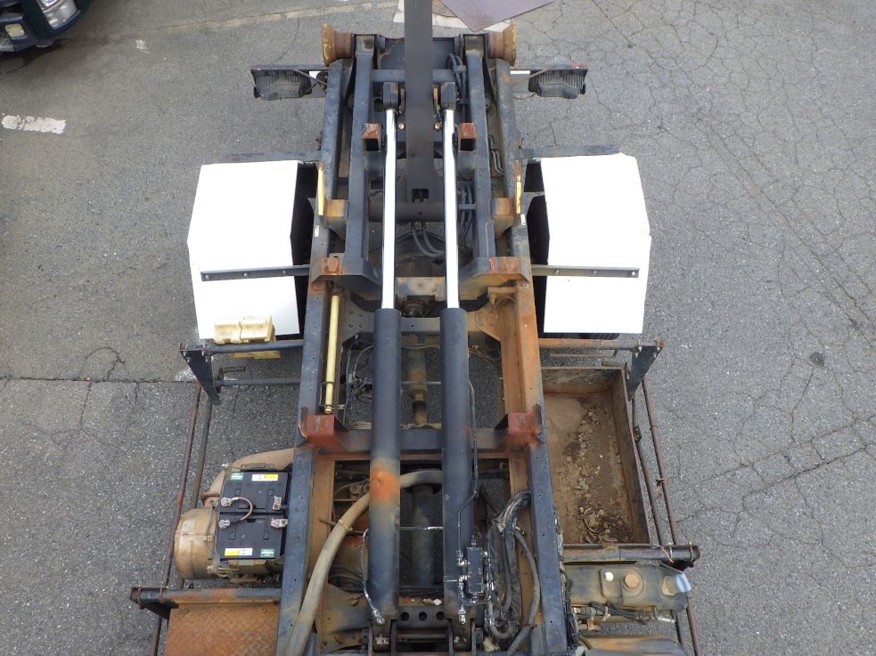 ツインシリンダーです。|三菱 ファイター TKG-FK71F(2WD)の写真8