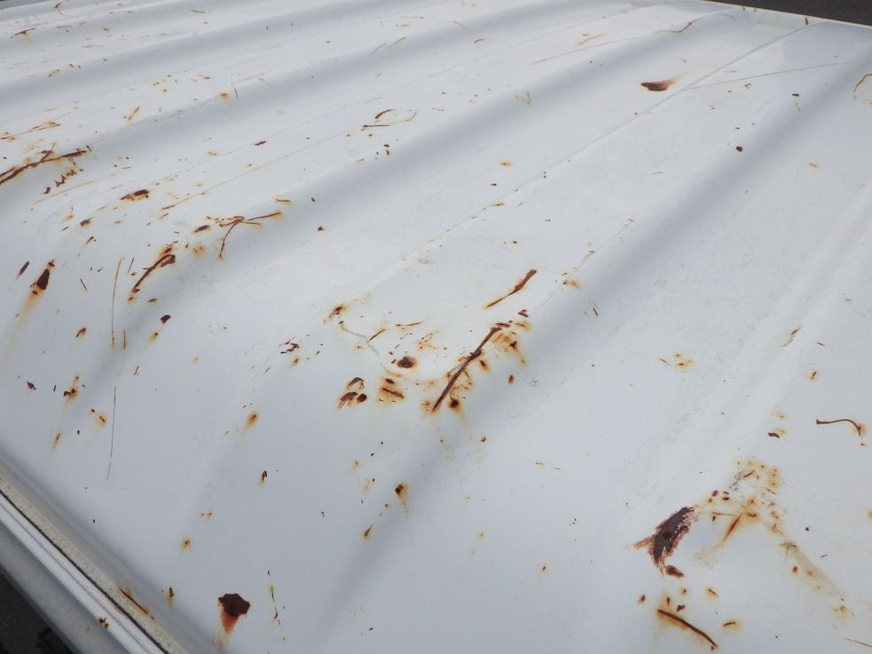 ルーフにキズ・サビ・ヘコミがあります。|三菱 ファイター TKG-FK71F(2WD)の写真28