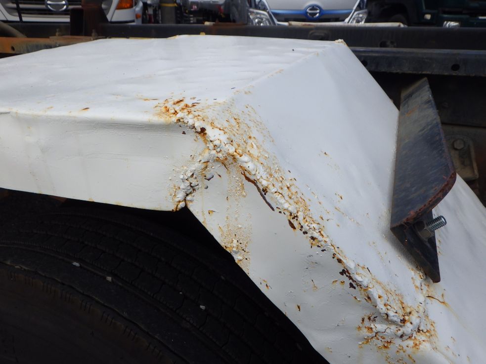 左右のリヤフェンダーにキズ・サビ・ヘコミがあります。|三菱 ファイター TKG-FK71F(2WD)の写真29