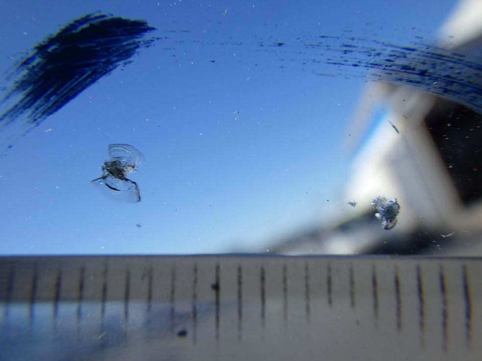 フロントガラスに小キズがあります。|日野 プロフィア QKG-FR1APBAの写真17