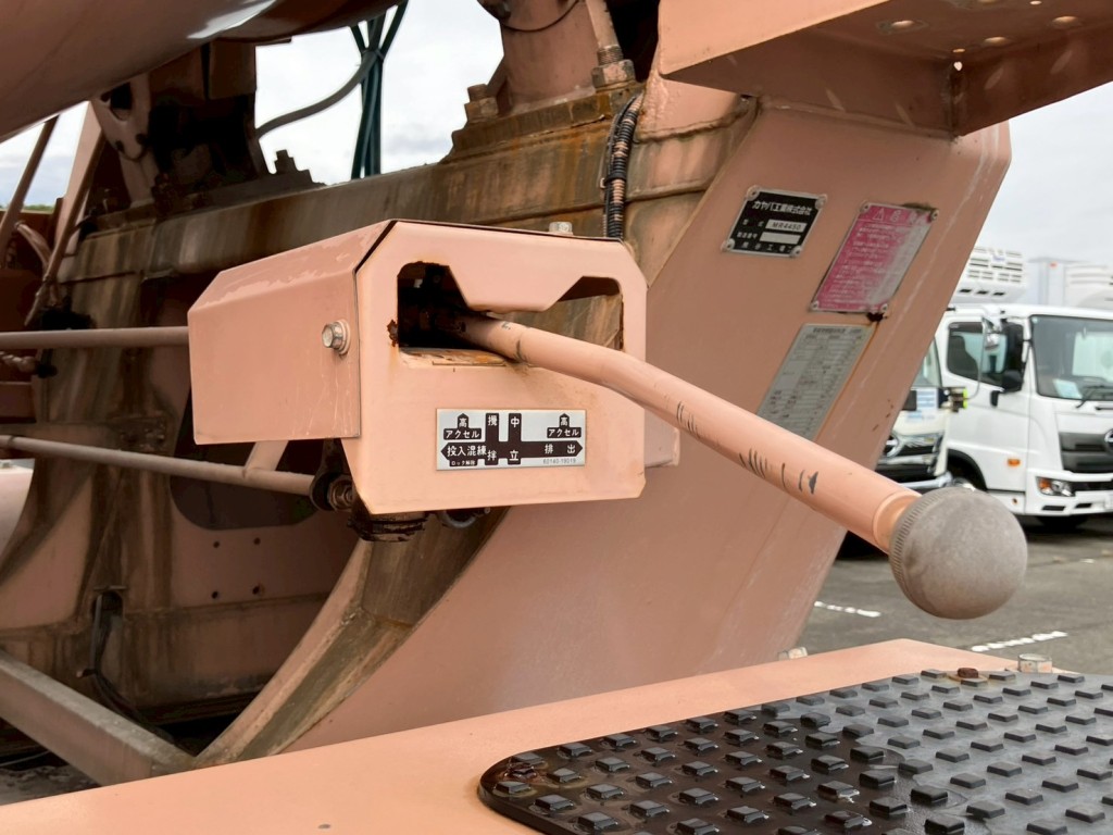 上物の操作レバーです。|日野 プロフィア QKG-FS1AKAAの写真39