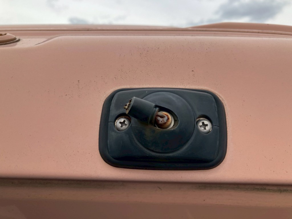 アンテナが折れています。|日野 プロフィア QKG-FS1AKAAの写真54