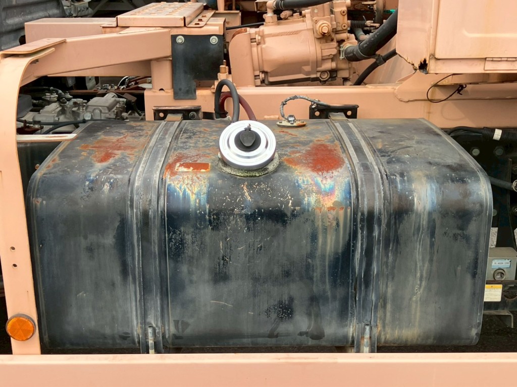 燃料タンクは200Lです。|日野 プロフィア QKG-FS1AKAAの写真89