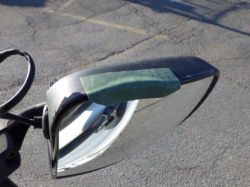 運転席側アンダーミラーカバーに割れがあります。|日野 プロフィア QKG-FS1EKDAの写真28