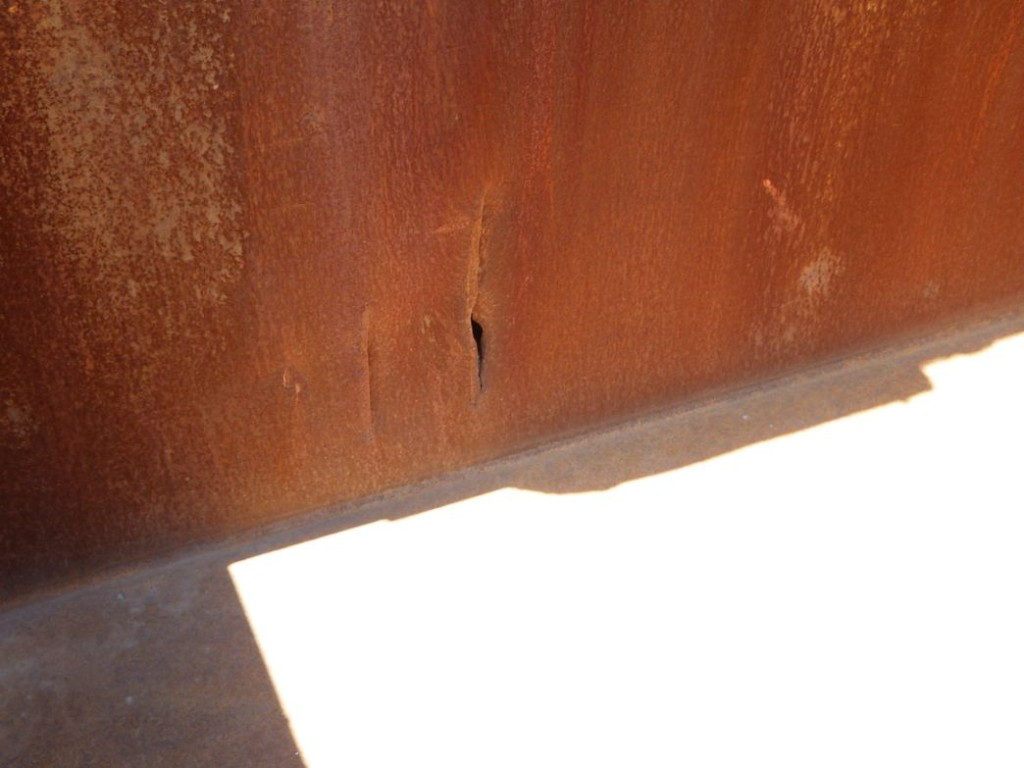 荷台側面にキズ・サビ・ヘコミがあります。（一部に割れがあります）|日野 プロフィア QKG-FS1EKDAの写真40