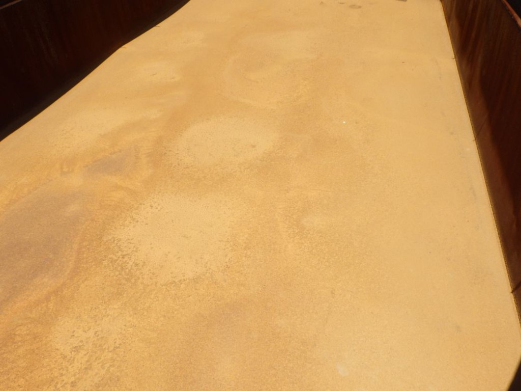 床鉄板にキズ・サビ・ヘコミがあります。|日野 プロフィア QKG-FS1EKDAの写真41