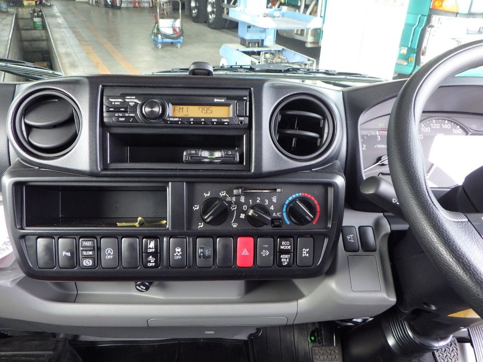 パネル周りの状態です。|日野 デュトロ 2KG-XZU600E(2WD)の写真37