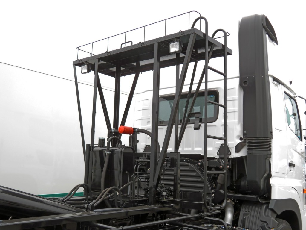 キャブバックステップの状態です。|日野 プロフィア 2DG-FS1AJEの写真8