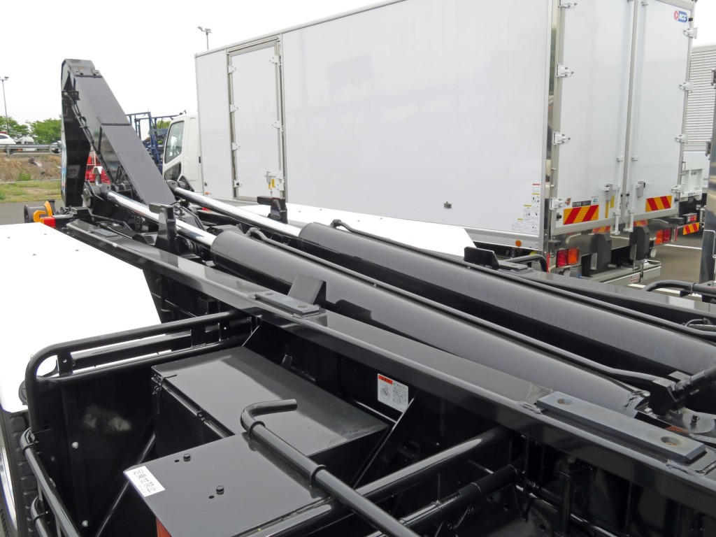 ツインシリンダーです。|日野 プロフィア 2DG-FS1AJEの写真10