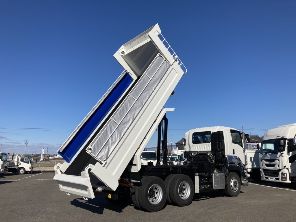 いすゞ ギガ 2RG-CXZ77DTの写真4