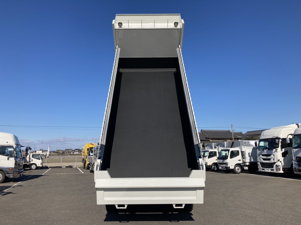 いすゞ ギガ 2RG-CXZ77DTの写真11