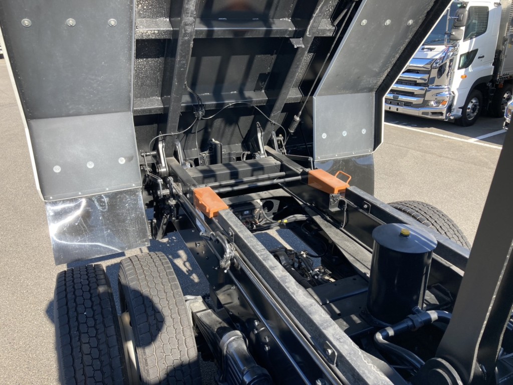 いすゞ ギガ 2RG-CXZ77DTの写真16