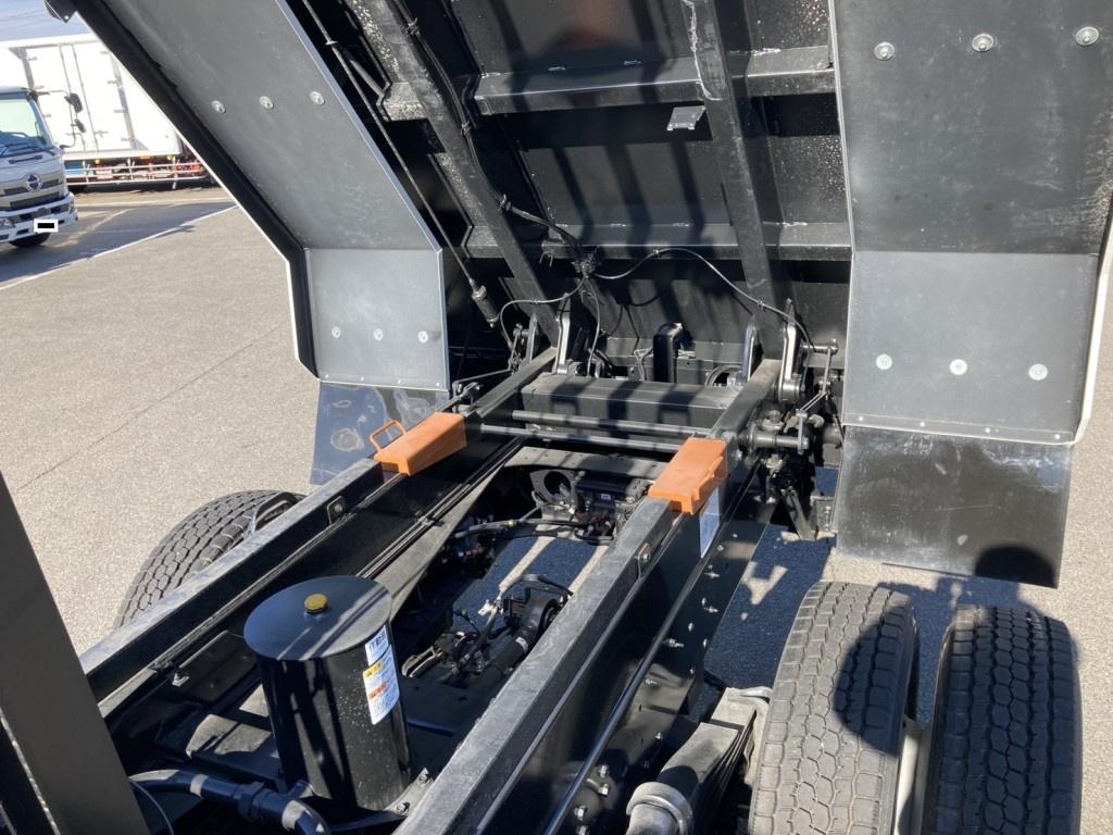 いすゞ ギガ 2RG-CXZ77DTの写真17