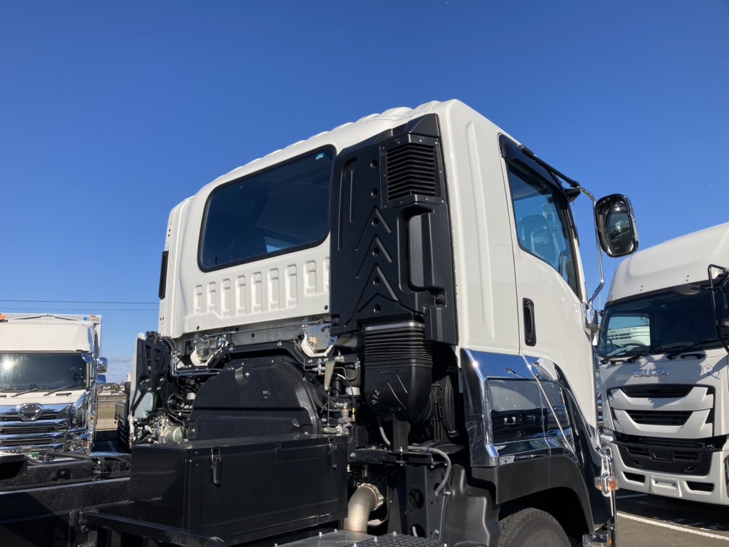 いすゞ ギガ 2RG-CXZ77DTの写真22