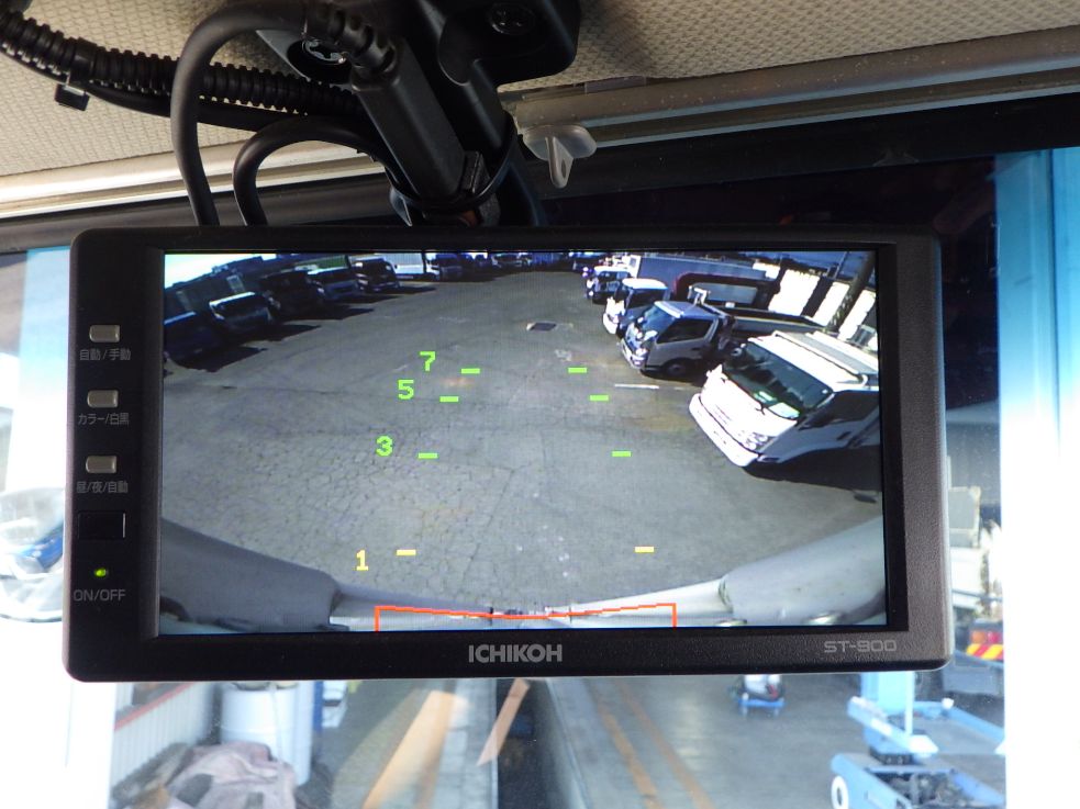 液晶バックモニター付きです。|日野 プロフィア 2DG-FW1AHGの写真15