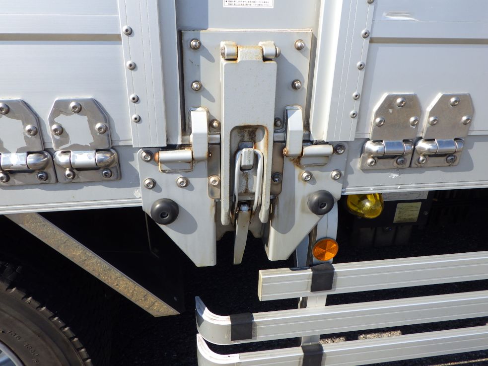 左右の中柱にサビがあります。|日野 プロフィア 2DG-FW1AHGの写真26