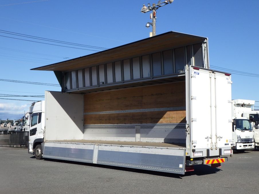 UDトラックス クオン 2PG-CG5CAの写真3